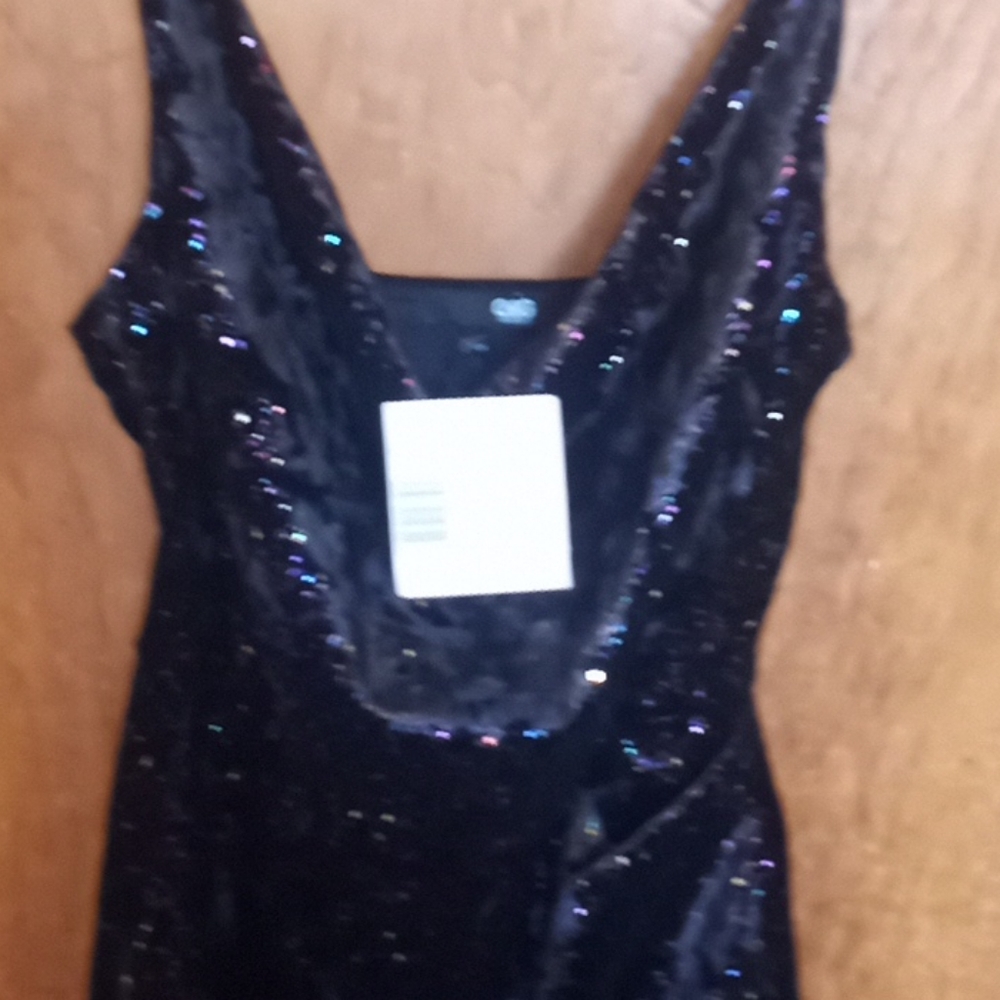 Dress - Picture 3 of 3
